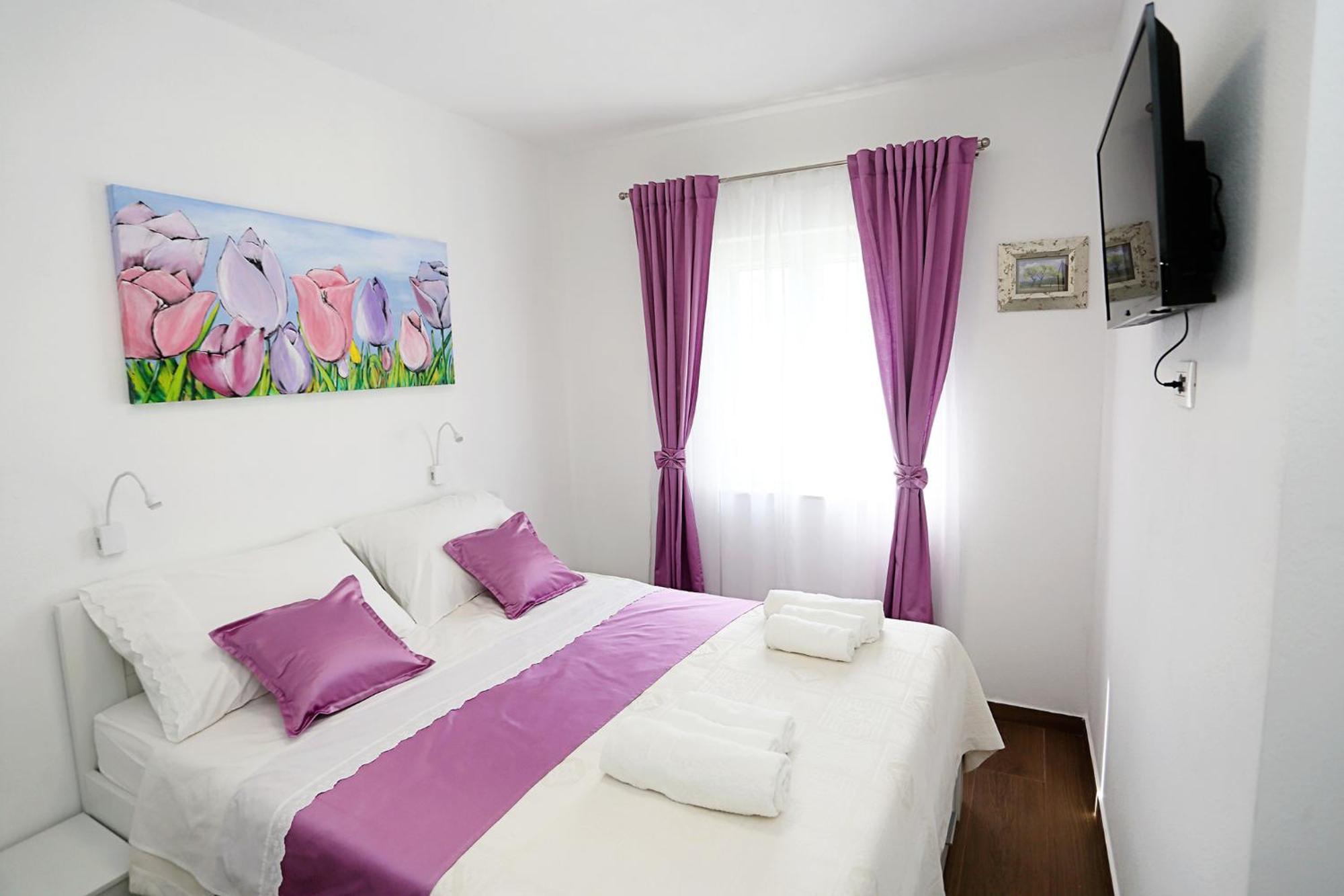 Apartments Romarin Supetar Exterior photo