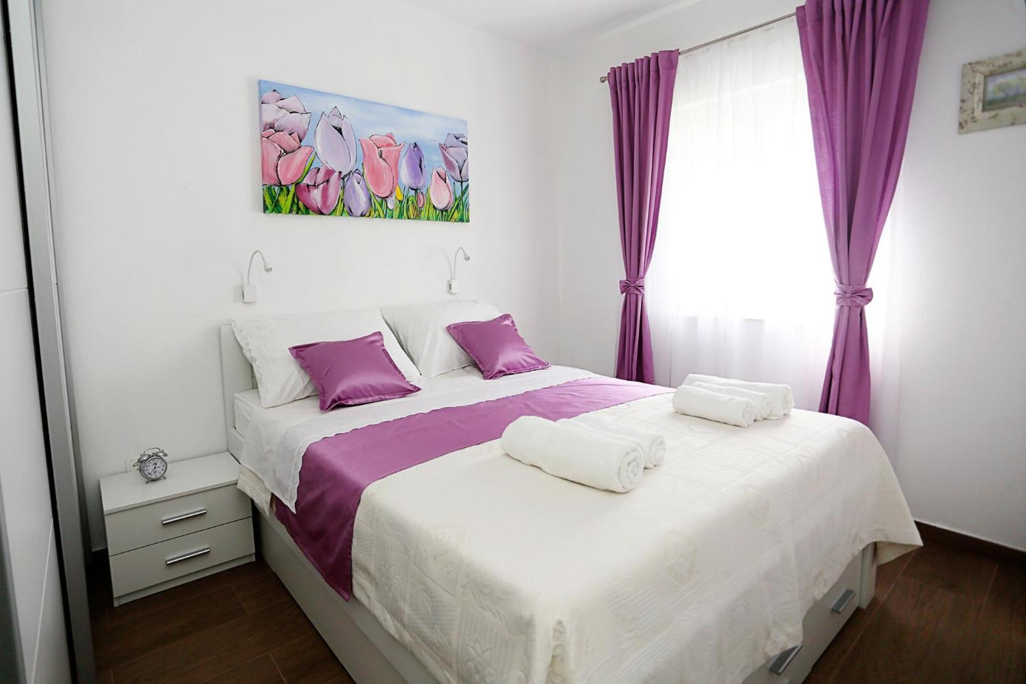 Apartments Romarin Supetar Exterior photo