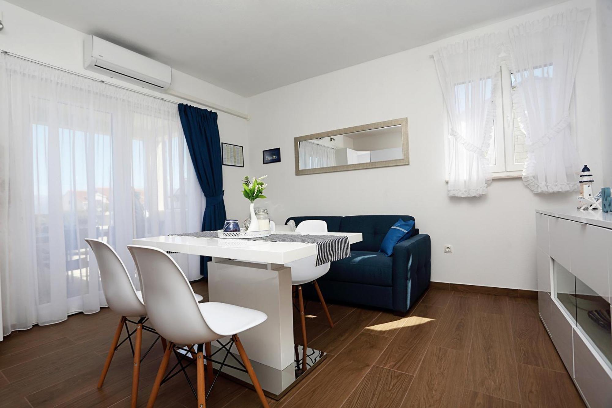 Apartments Romarin Supetar Exterior photo