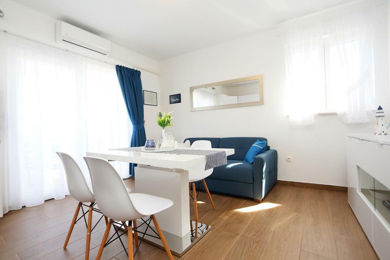 Apartments Romarin Supetar Exterior photo