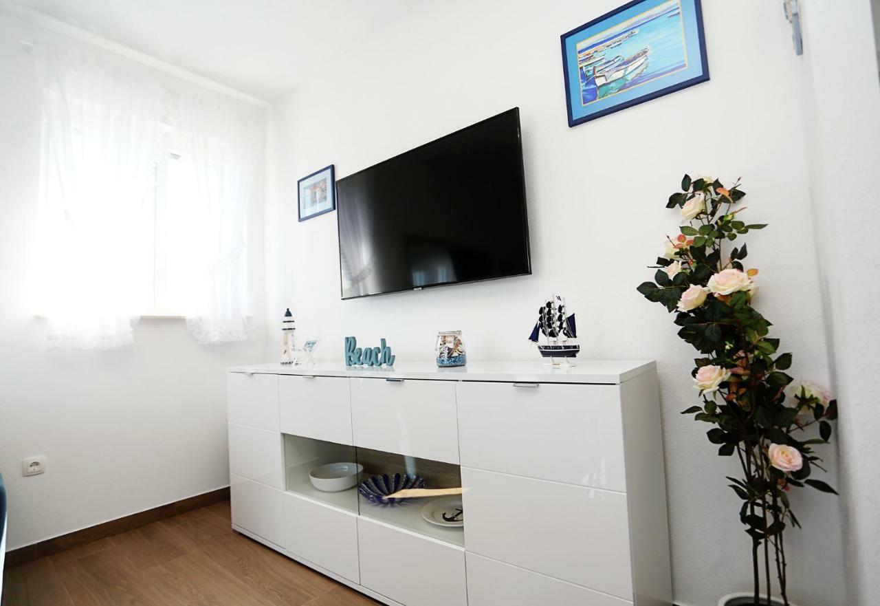 Apartments Romarin Supetar Exterior photo